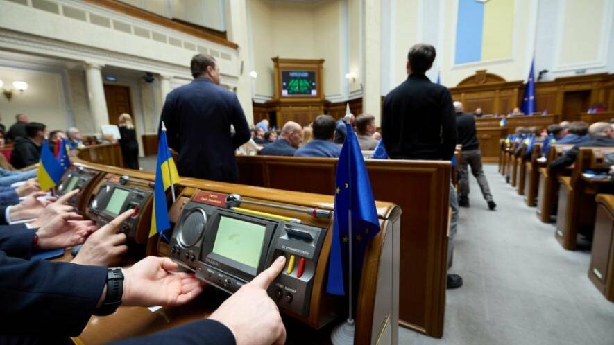 У Раді пропонують збільшити виплати нардепам: скільки вони будуть отримувати У Раді пропонують збільшити виплати нардепам: скільки вони будуть отримувати