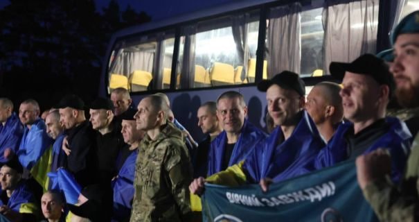 Україна повернула додому тяжкопоранених військових : понад три роки полону Україна повернула додому тяжкопоранених військових : понад три роки полону