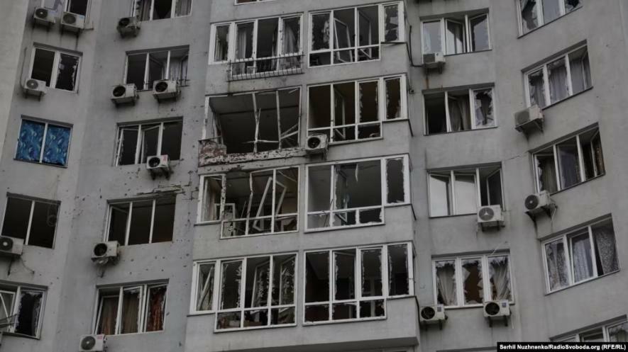 У Києві повідомляють про постраждалих у Дарницькому районі.Нічний удар РФ