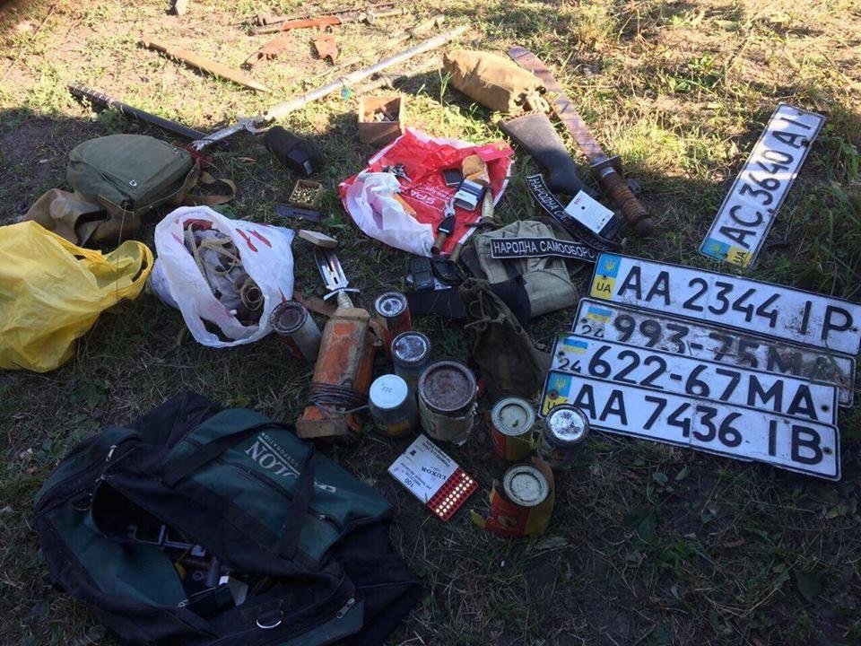 У банди, що полювала на елітні автомобілі виявили гранотомети «РПГ-18» У банди, що полювала на елітні автомобілі виявили гранотомети «РПГ-18»
