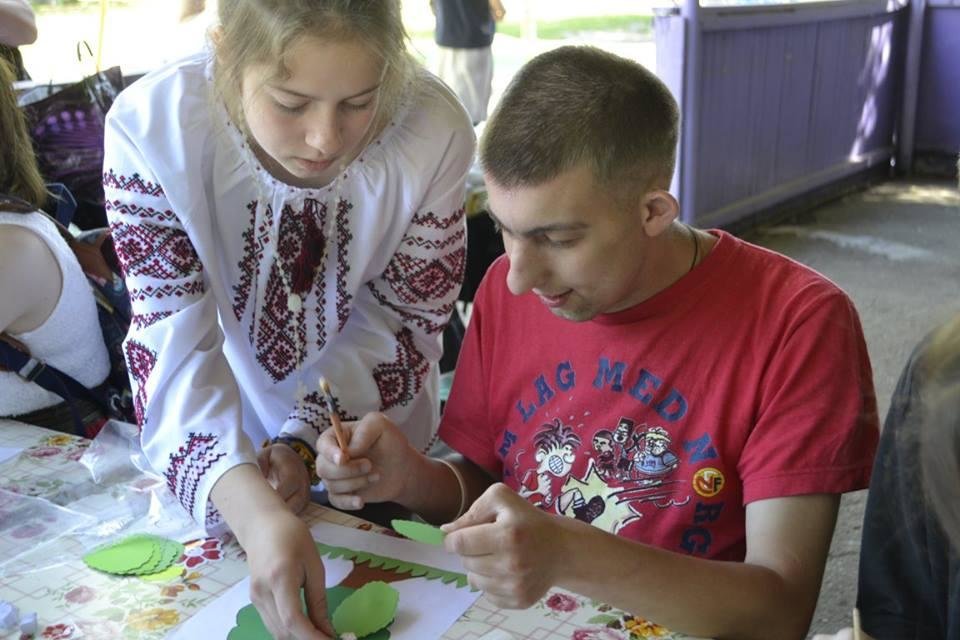 Білоцерківців запрошують долучитися арт-практики з дітьми в дитячому будинку Білоцерківців запрошують долучитися арт-практики з дітьми в дитячому будинку
