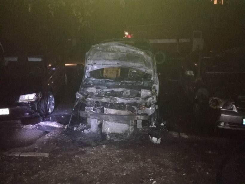За останню добу в Білій Церкві згоріли чотири автомобілі За останню добу в Білій Церкві згоріли чотири автомобілі