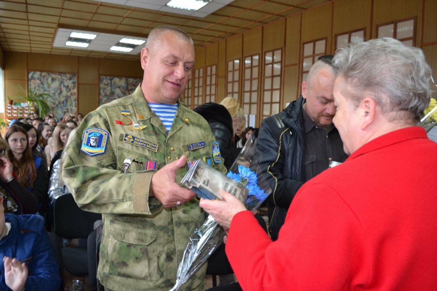 В центральній білоцерківській бібліотеці відзначили День Захисника України В центральній білоцерківській бібліотеці відзначили День Захисника України