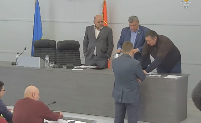 Депутати Білоцерківської міської ради звільнили виконавчий комітет та всіх заступників міського голови Депутати Білоцерківської міської ради звільнили виконавчий комітет та всіх заступників міського голови