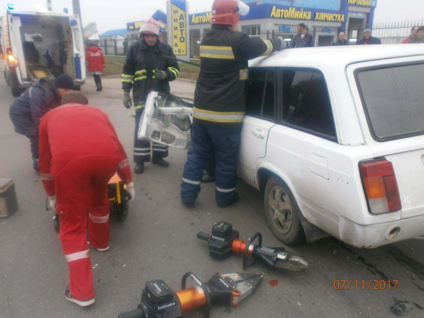 У Білій Церкві по вул. Леваневського сталася ДТП: рятувальники деблокували водія з автомобіля У Білій Церкві по вул. Леваневського сталася ДТП: рятувальники деблокували водія з автомобіля