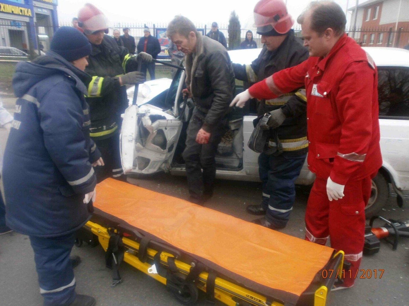 У Білій Церкві по вул. Леваневського сталася ДТП: рятувальники деблокували водія з автомобіля У Білій Церкві по вул. Леваневського сталася ДТП: рятувальники деблокували водія з автомобіля