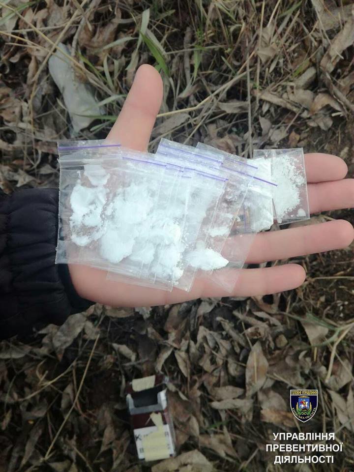 У Білій Церкві по вулиці Глиняна затримали 26-річного чоловіка з наркотиками У Білій Церкві по вулиці Глиняна затримали 26-річного чоловіка з наркотиками