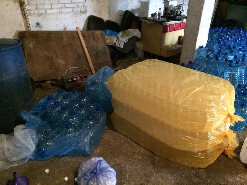 У Білій Церкві виявили крупний підпільний спиртзавод У Білій Церкві виявили крупний підпільний спиртзавод