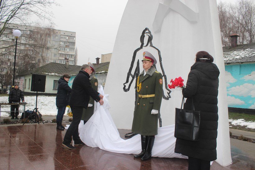 У Білій Церкві урочисто відкрили пам’ятний знак «Загиблим героям-пожежним» У Білій Церкві урочисто відкрили пам’ятний знак «Загиблим героям-пожежним»