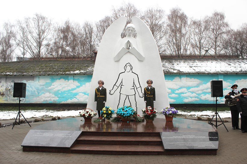 У Білій Церкві урочисто відкрили пам’ятний знак «Загиблим героям-пожежним» У Білій Церкві урочисто відкрили пам’ятний знак «Загиблим героям-пожежним»