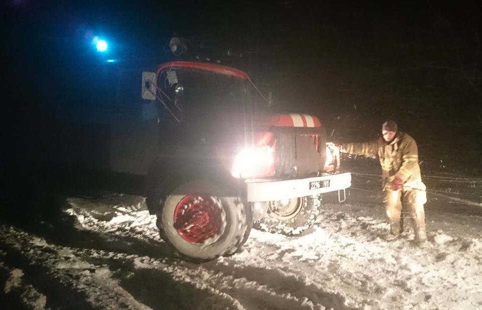 Снігова пастка: через негоду траса Київ-Одеса заблокована Снігова пастка: через негоду траса Київ-Одеса заблокована