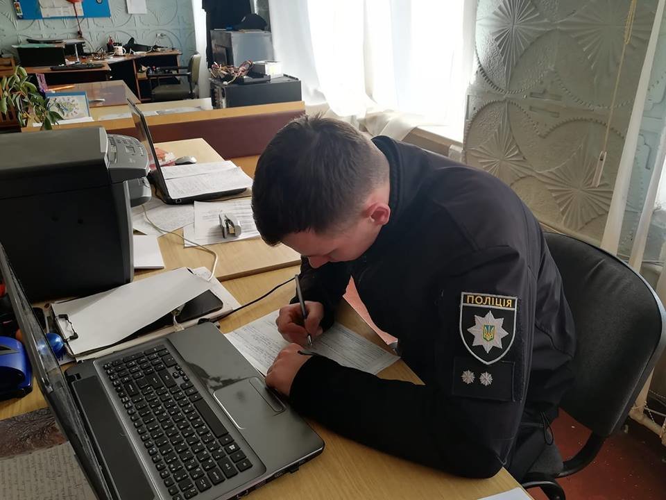 У Білій Церкві неповнолітнім продавали алкоголь і цигарки, фото-1 У Білій Церкві неповнолітнім продавали алкоголь і цигарки, фото-1