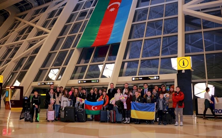 30 дітей із Київської області повернулися додому після туристичної подорожі Азербайджаном