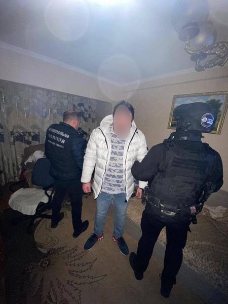 Поліція Київської області перекрила маршрут, яким переправляли за кордон чоловіків, придатних до військової служби