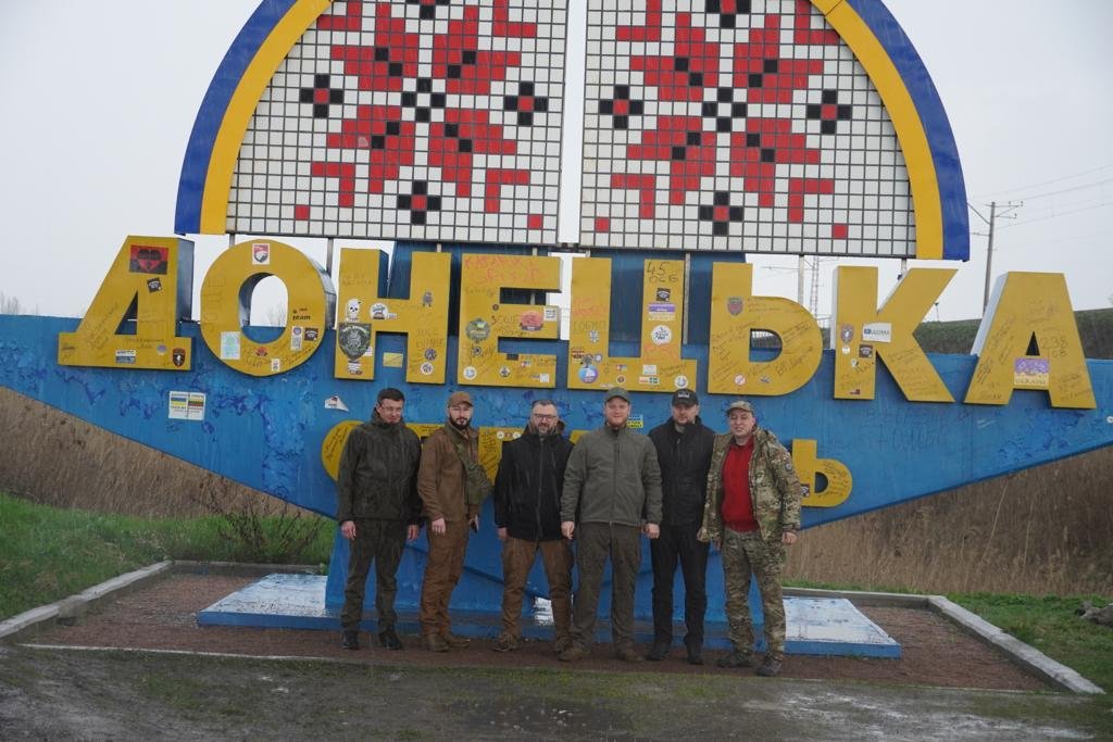 Представники Київської області передали допомогу бійцям 72-ї бригади