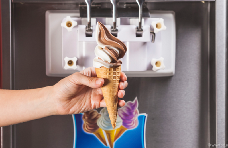 профессиональный фризер для мороженого
